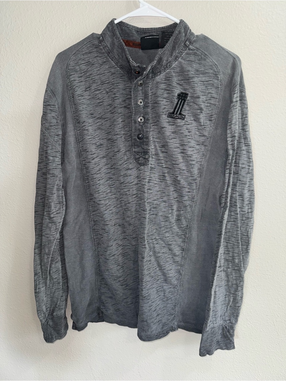 Davidson men's long-sleeve thermal henley shirt. Gray size medium